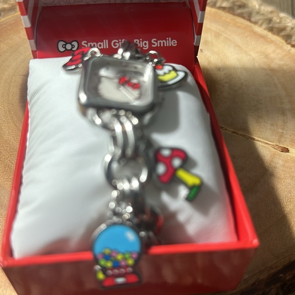 Hello Kitty Watch - Picture 4 of 11